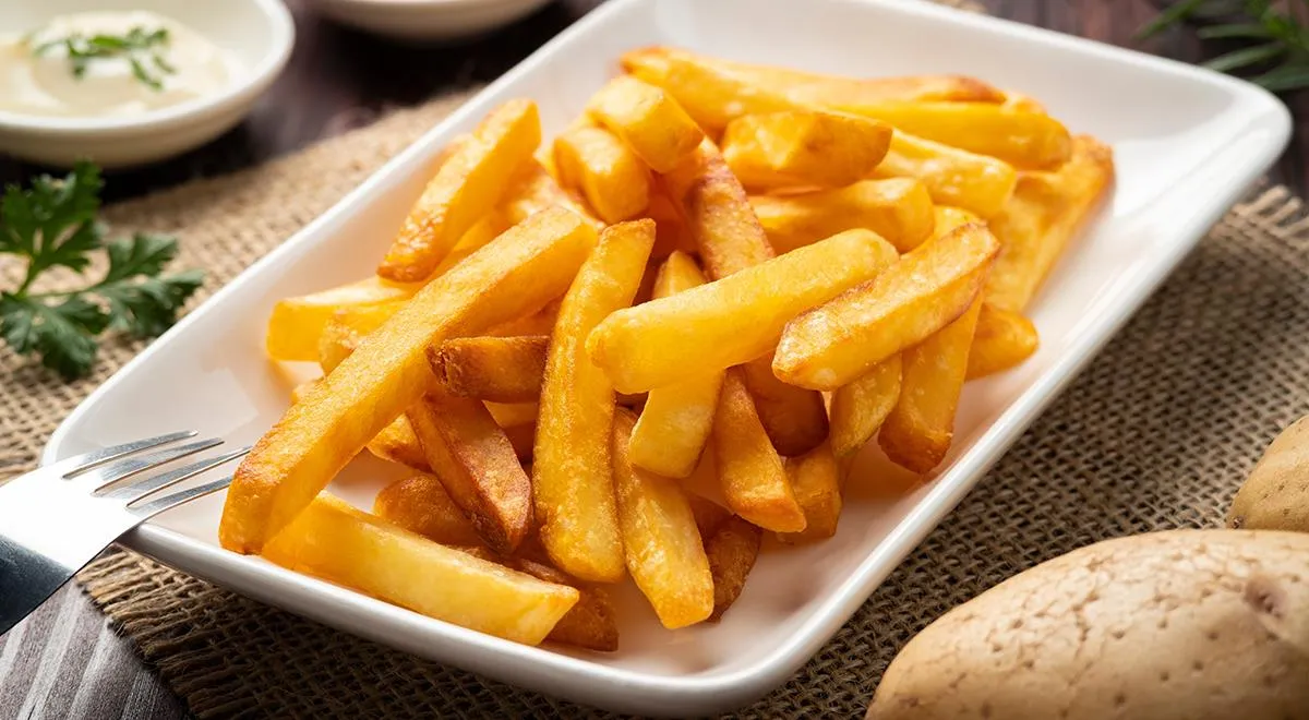 Картошка фри: хрустящая и золотистая изнутри